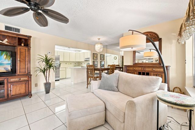 222 Pine Hov Circle A-2, Greenacres, FL 33463