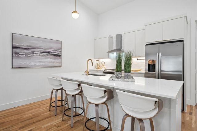 2130 Lovedale Avenue 102, Dallas, TX 75235