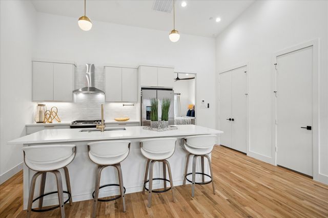 2130 Lovedale Avenue 102, Dallas, TX 75235