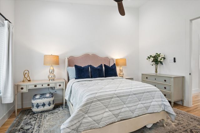 2130 Lovedale Avenue 102, Dallas, TX 75235