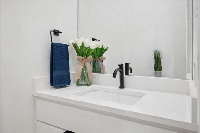 2130 Lovedale Avenue 102, Dallas, TX 75235