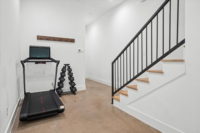 2130 Lovedale Avenue 102, Dallas, TX 75235