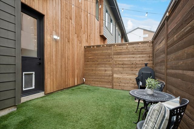 2130 Lovedale Avenue 102, Dallas, TX 75235