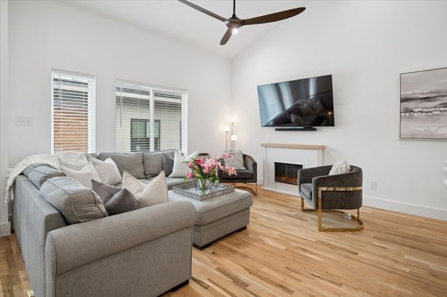 2130 Lovedale Avenue 102, Dallas, TX 75235