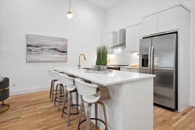 2130 Lovedale Avenue 102, Dallas, TX 75235