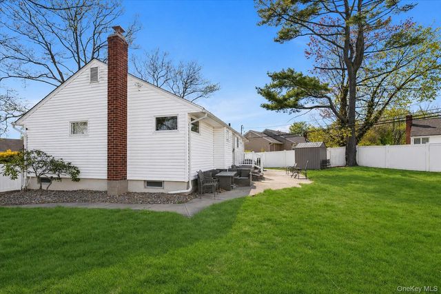 26 Sheridan Street, Old Bethpage, NY 11804