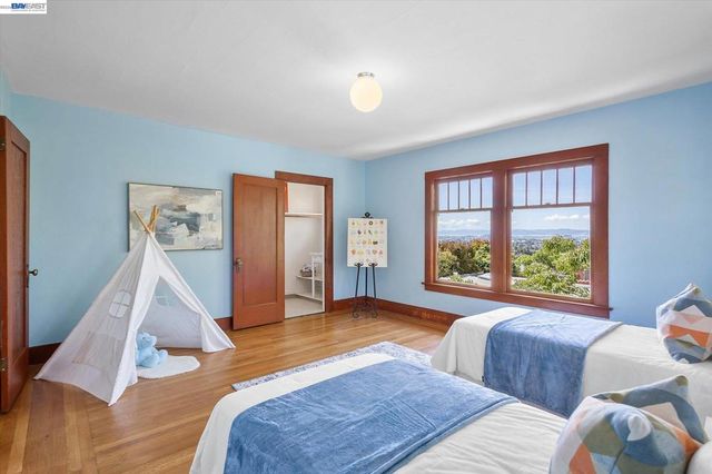 2114 Marin Ave, Berkeley, CA 94707