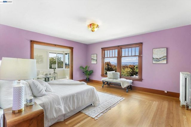 2114 Marin Ave, Berkeley, CA 94707