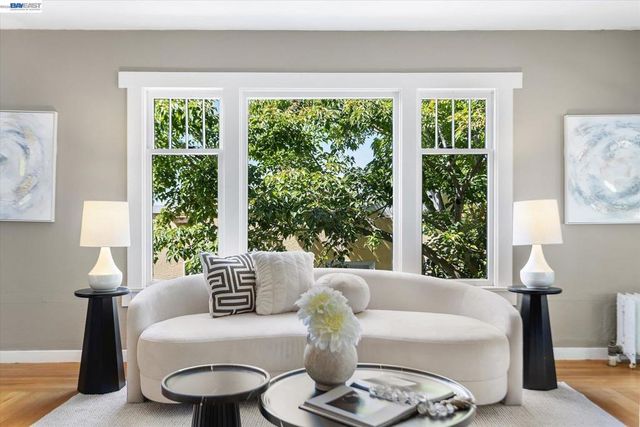 2114 Marin Ave, Berkeley, CA 94707