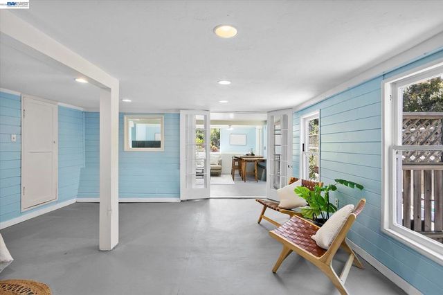 2114 Marin Ave, Berkeley, CA 94707