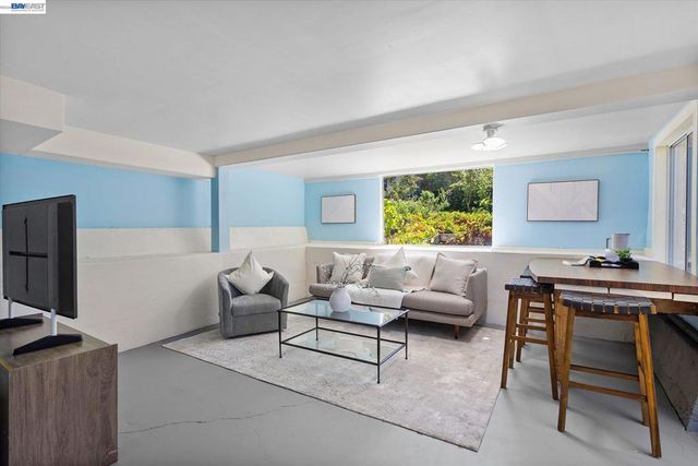 2114 Marin Ave, Berkeley, CA 94707