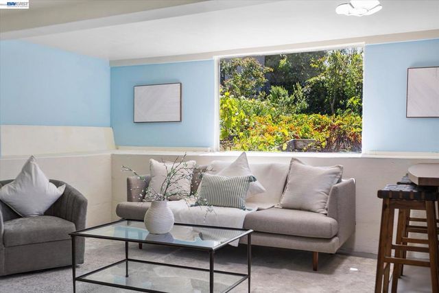 2114 Marin Ave, Berkeley, CA 94707
