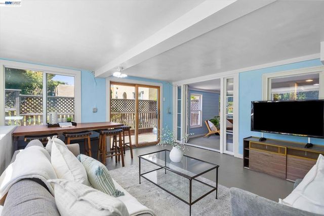 2114 Marin Ave, Berkeley, CA 94707