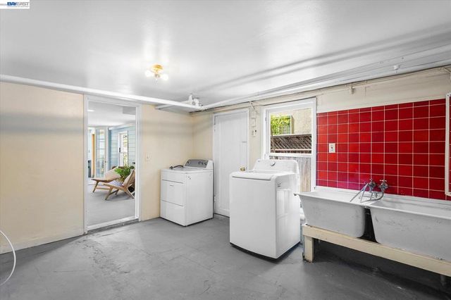 2114 Marin Ave, Berkeley, CA 94707