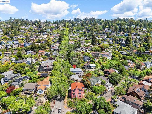 2114 Marin Ave, Berkeley, CA 94707