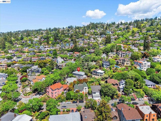 2114 Marin Ave, Berkeley, CA 94707