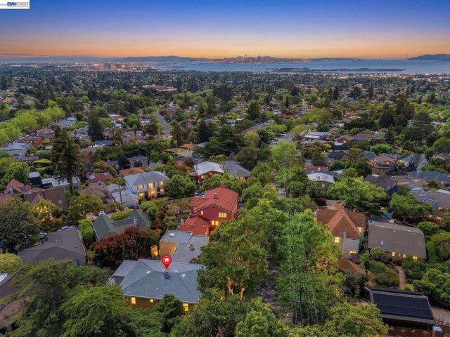 2114 Marin Ave, Berkeley, CA 94707