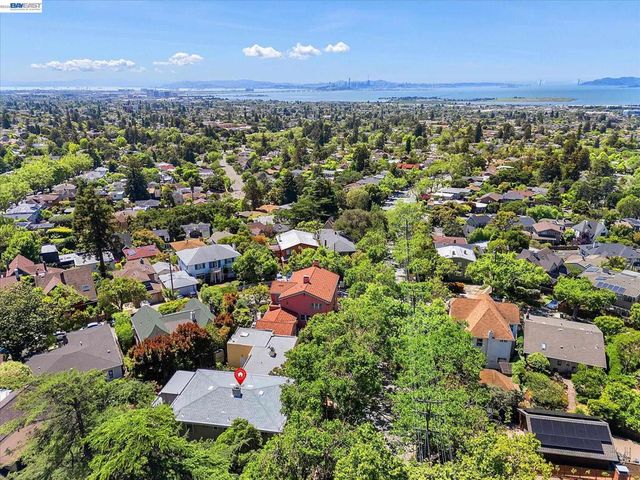 2114 Marin Ave, Berkeley, CA 94707
