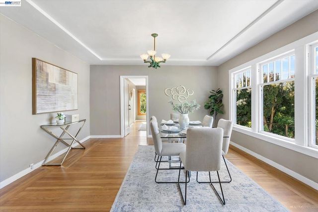 2114 Marin Ave, Berkeley, CA 94707