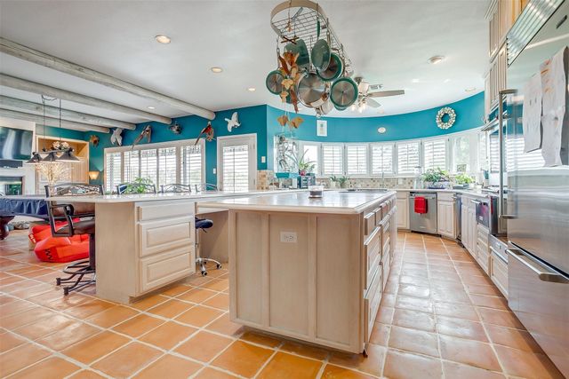 331 Clear Lake Lane, Weatherford, TX 76087