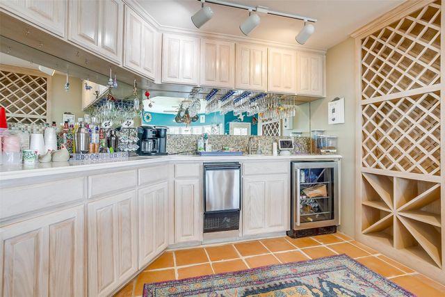 331 Clear Lake Lane, Weatherford, TX 76087
