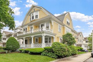 52 Powder House Blvd 2, Somerville, MA 02144