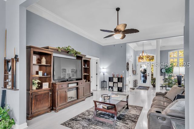 9 Island West Ct, Bluffton, SC 29910