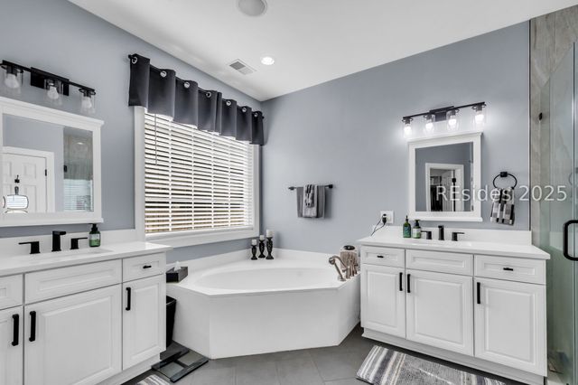 9 Island West Ct, Bluffton, SC 29910