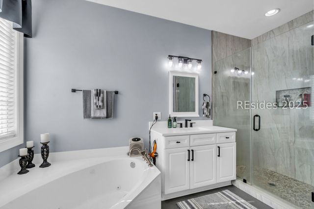 9 Island West Ct, Bluffton, SC 29910