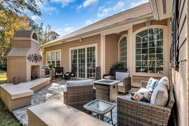 9 Island West Ct, Bluffton, SC 29910