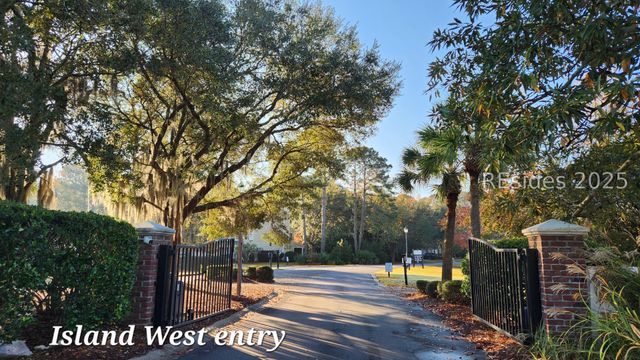 9 Island West Ct, Bluffton, SC 29910