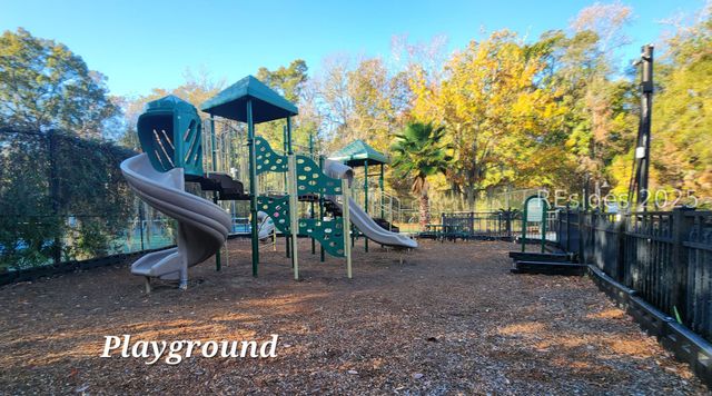 9 Island West Ct, Bluffton, SC 29910