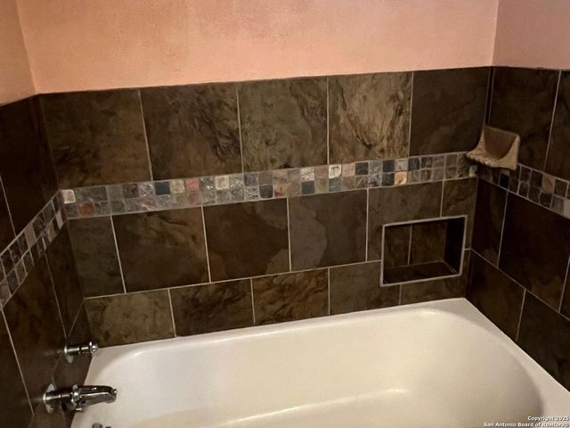 702 Esplanade, Karnes City, TX 78118