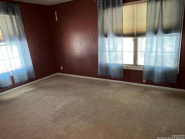 702 Esplanade, Karnes City, TX 78118