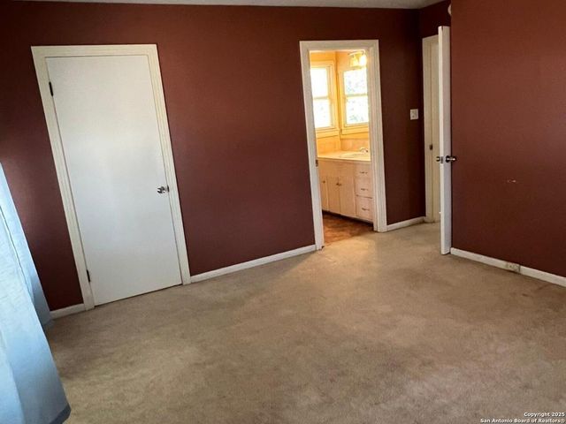 702 Esplanade, Karnes City, TX 78118