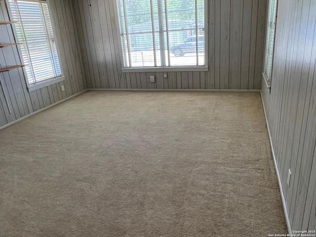 702 Esplanade, Karnes City, TX 78118