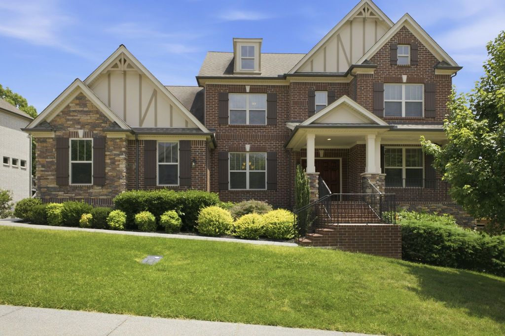 6764 Falls Ridge Ln, College Grove, TN 37046