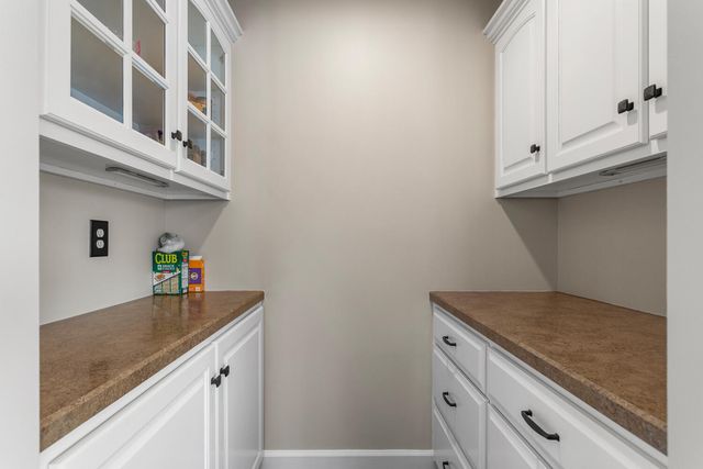 5210 Hammer Place, Decatur, IL 62521