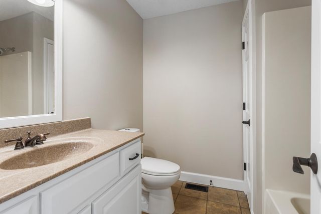 5210 Hammer Place, Decatur, IL 62521