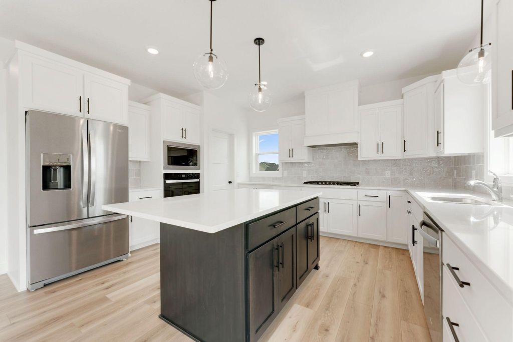 15068 Ardmullivan Lane, Rosemount, MN 55068