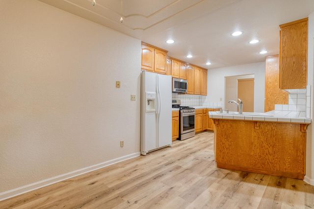 2448 Topeka St, Riverbank, CA 95367