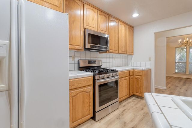 2448 Topeka St, Riverbank, CA 95367