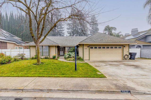 2448 Topeka St, Riverbank, CA 95367