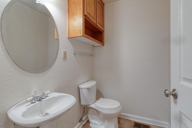 2448 Topeka St, Riverbank, CA 95367