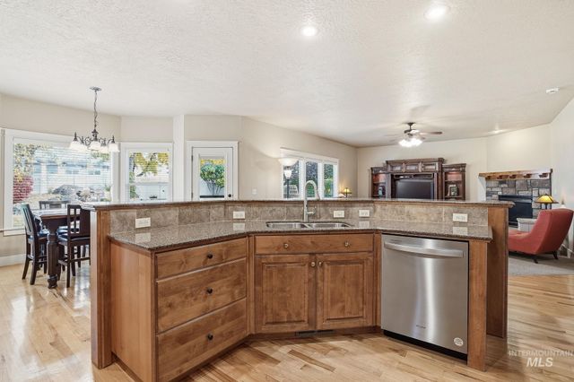 4694 N Abruzzo Ave, Meridian, ID 83646