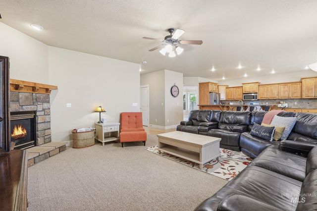 4694 N Abruzzo Ave, Meridian, ID 83646