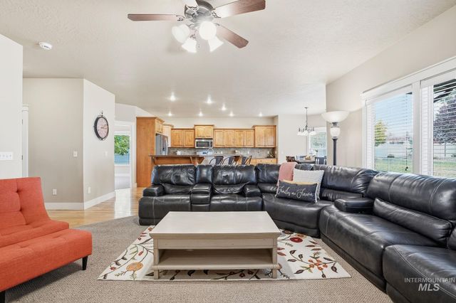 4694 N Abruzzo Ave, Meridian, ID 83646