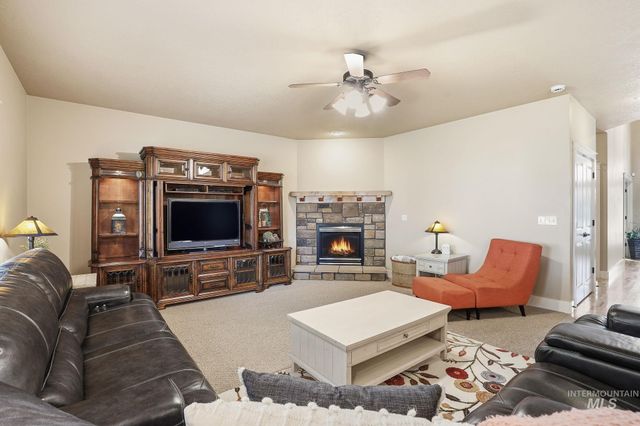 4694 N Abruzzo Ave, Meridian, ID 83646