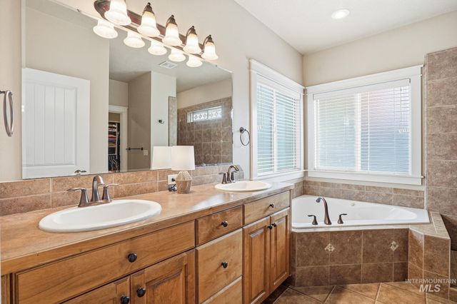 4694 N Abruzzo Ave, Meridian, ID 83646