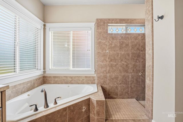 4694 N Abruzzo Ave, Meridian, ID 83646